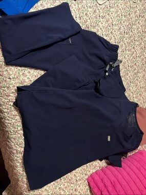 Figs xs scrub set navy blue